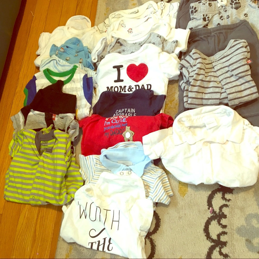 Lot of newborn baby boy clothes! Essentials!!